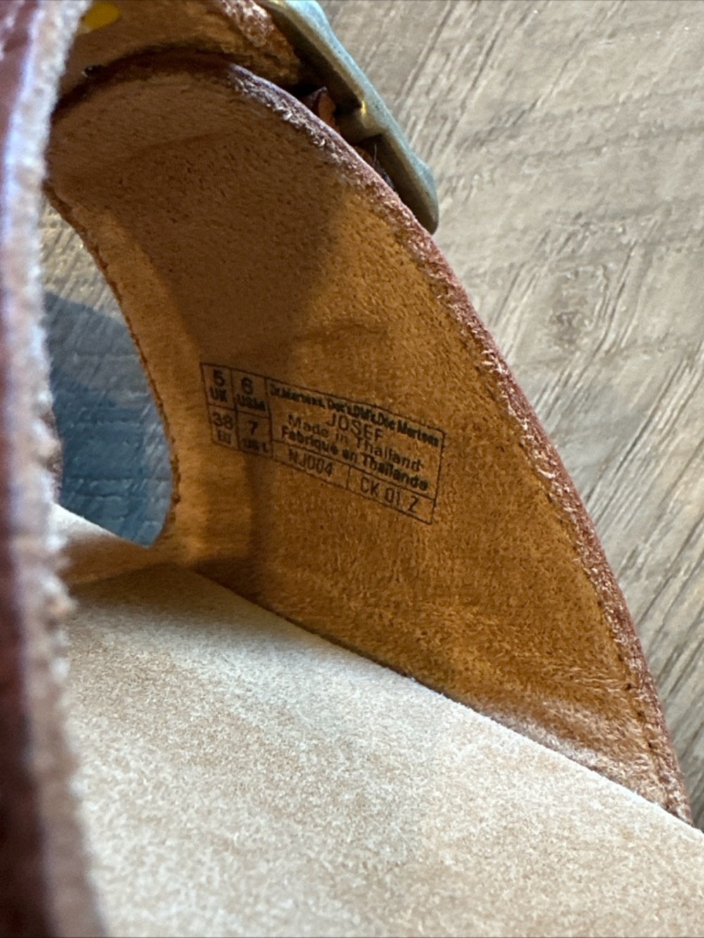 Dr.Marten’s Unisex Josef Cashew Sandals Women’s size 7 - Men’s size 6 - Picture 7 of 8